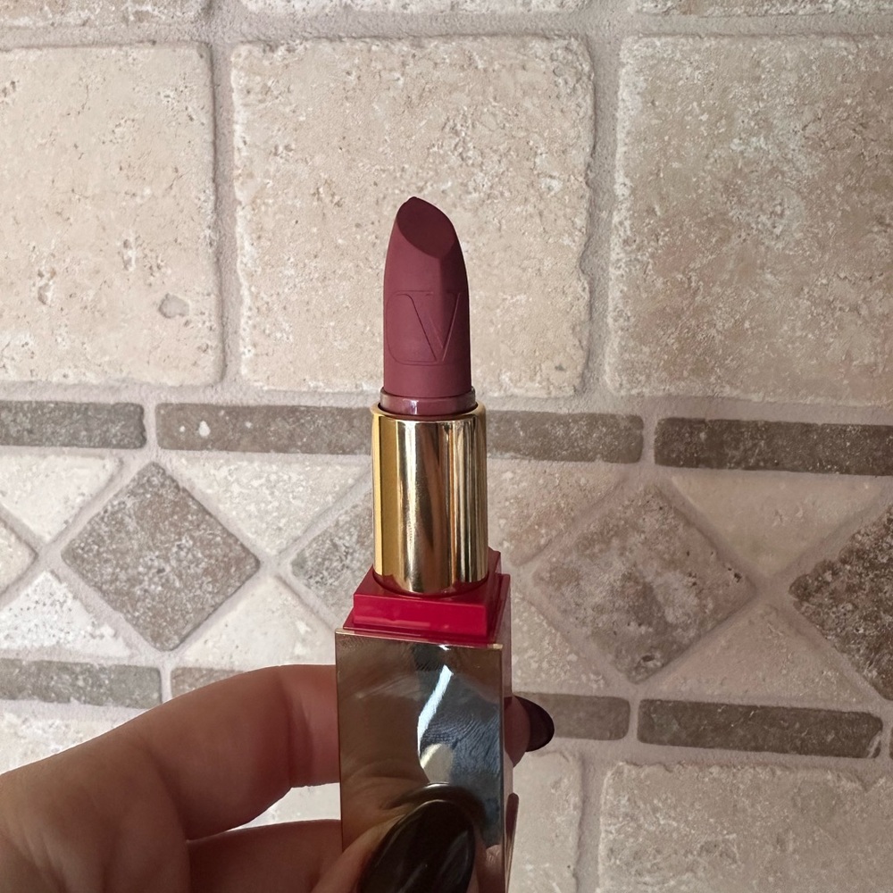 NIB - Rossi Valentino Matte Lipstick - 123R Falling for Nude